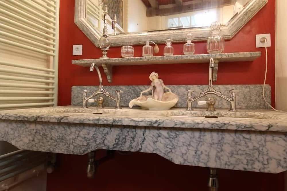 The Apothecary's Abode in Cluny, Mâcon und Umgebung