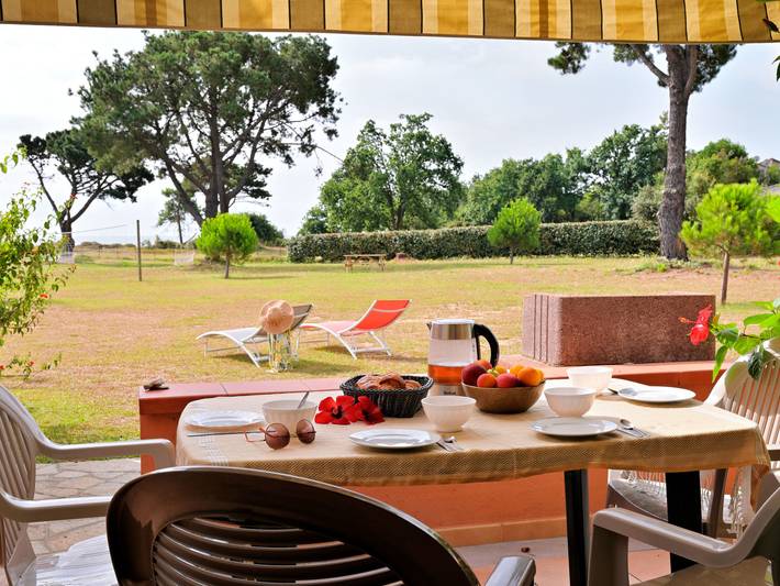 Ferienwohnung für 4 Personen, mit Garten und Ausblick sowie Terrasse, mit Haustier auf Korsika - 3