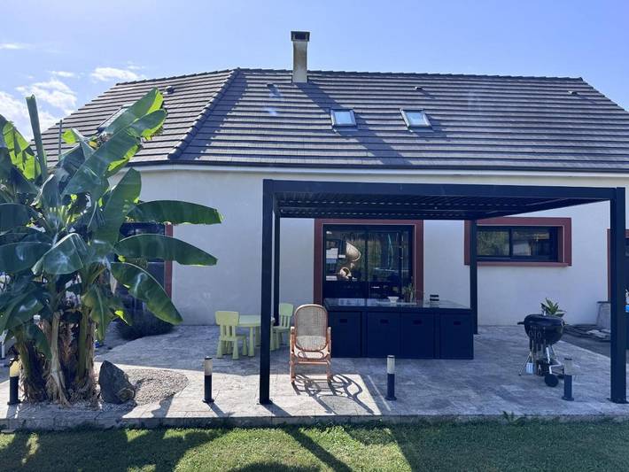 Location de vacances pour 14 personnes, avec terrasse et jardin à Saint-Mars-d'Outillé