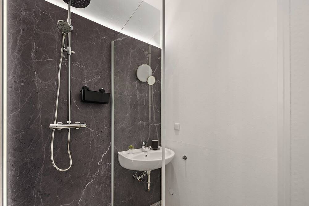 Appartement entier, Self-check-in apartment with high-speed Wifi and free parking in the city center in Bad Kissingen, Rhön-Bayern