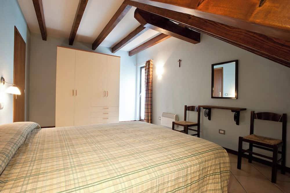 Appartamento intero, Mansarda Ai Monti\nnel cuore del paese, a due passi dalla natura in Santa Maria Maggiore (Città), Comune di Santa Maria Maggiore