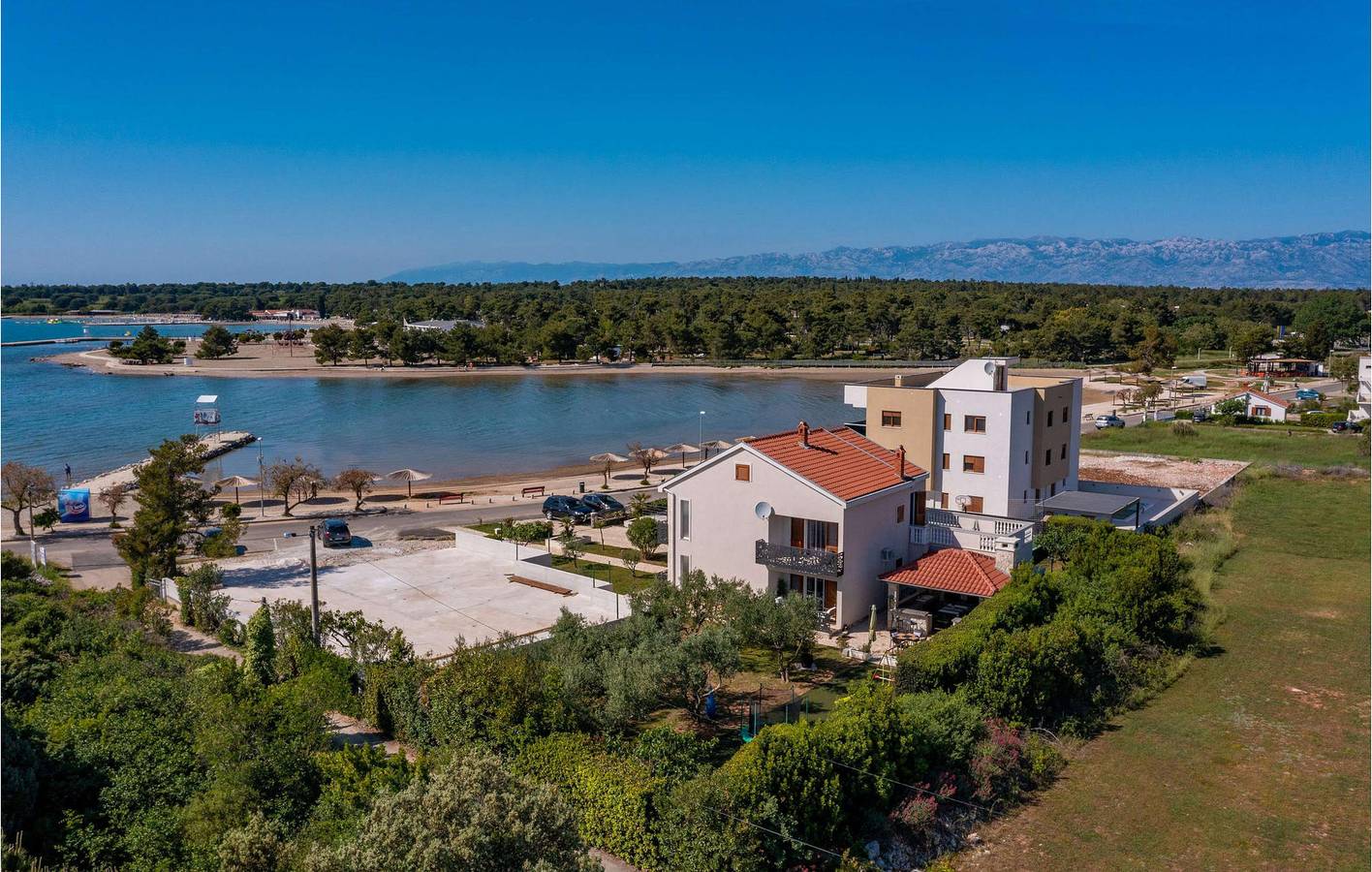 Holiday home for 10 people in Petrcane, Zadar