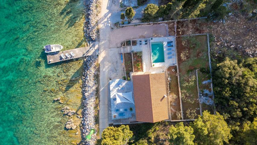 Location de vacances pour 8 personnes, avec jardin à Sali - 2
