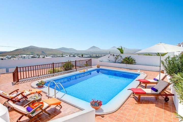 Casa de vacaciones para 6 personas, con Terraza además de Jardín y Piscina en Nazaret