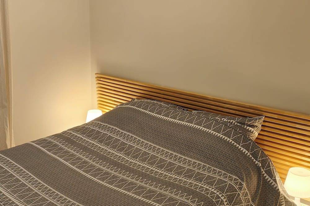 Appartement entier, Superbe appartement rénové et climatisé avec place de parking privée in Gières, Isère