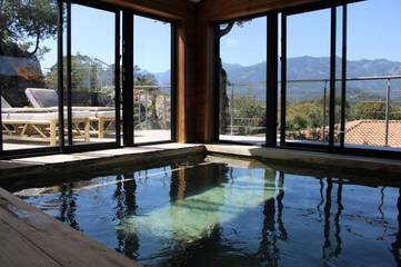 Maison d’hôte pour 2 personnes, avec piscine ainsi que vue et terrasse, animaux acceptés à Sotta