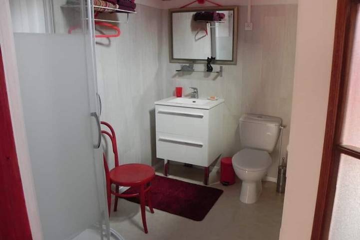 Gîte pour 6 personnes, avec piscine à Bourg-le-Comte - 3