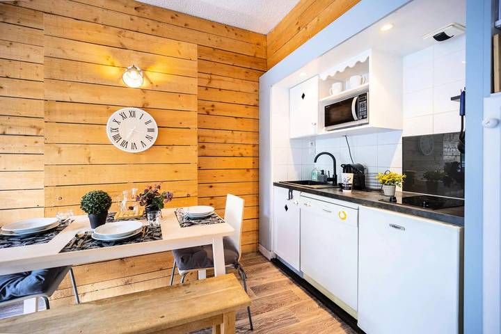 Location de vacances pour 4 personnes, avec Balcon ainsi que Piscine et Vue à Saint-Lary