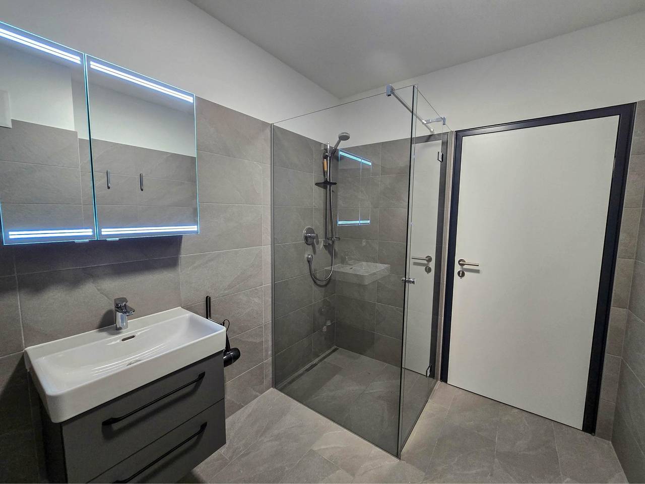 Ganze Wohnung, Stilbewusstes Apartment im Zentrum von Jenbach in Jenbach, Bezirk Schwaz