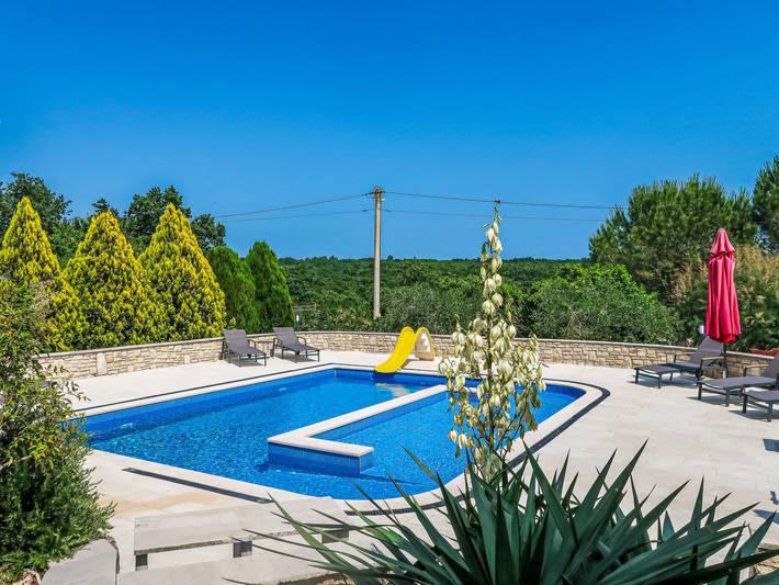 Location de vacances pour 12 personnes, avec terrasse et jardin, animaux acceptés à Vodnjan - 3