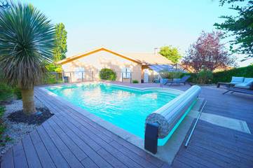 Location de vacances pour 6 personnes, avec jardin et piscine à La Tour-de-Salvagny