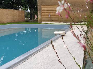 Gîte pour 15 personnes, avec jardin ainsi que piscine et terrasse à Nogaro