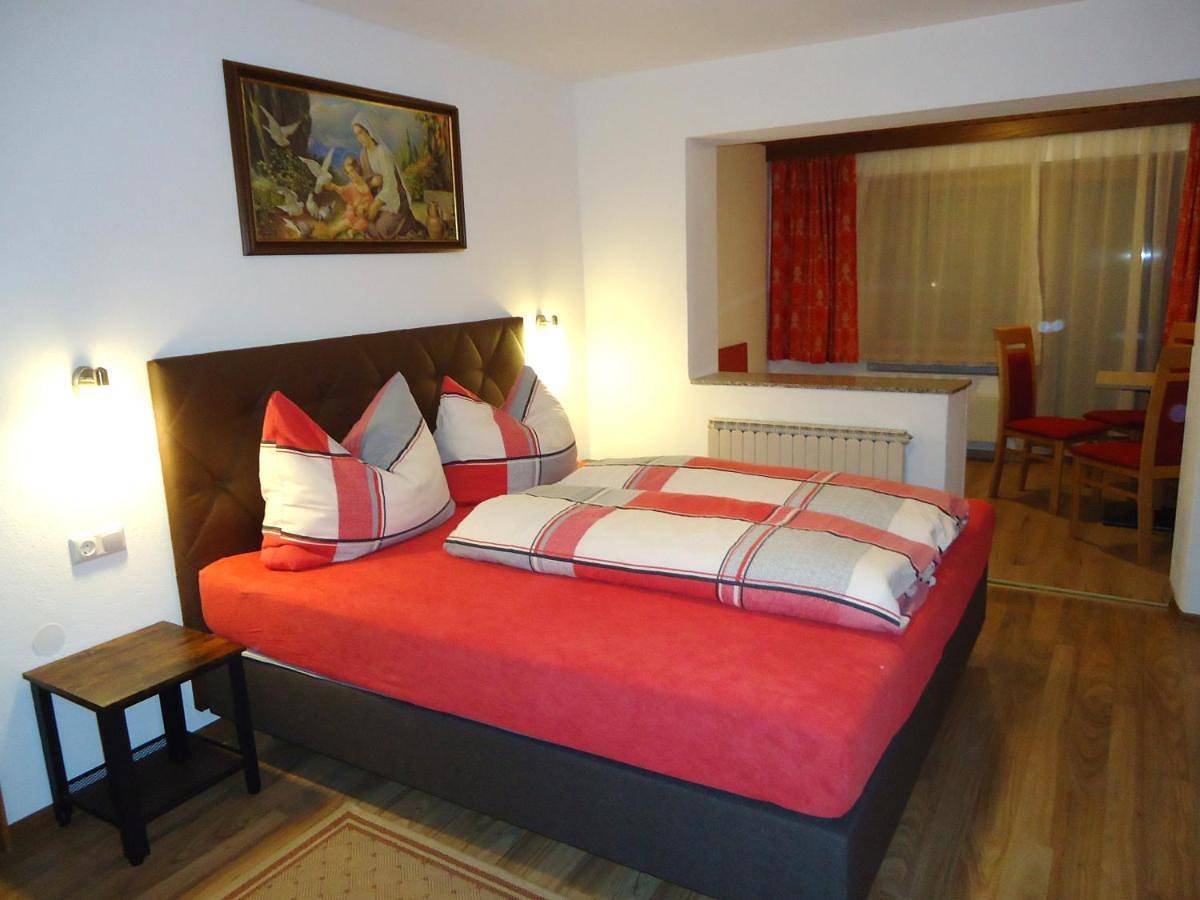 Single Room with Shower in Zell am Ziller, Bezirk Schwaz