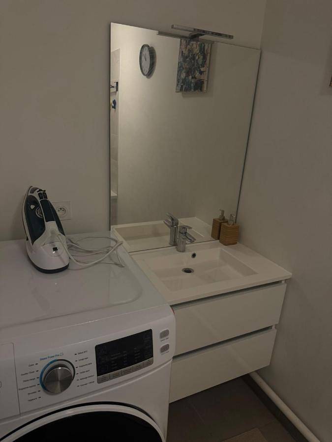 Appartement entier, Building carré d eden in Clamart, Hauts-de-Seine