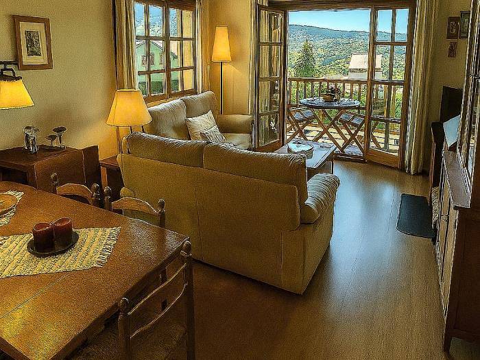 Gîte pour 7 personnes, avec balcon/terrasse et piscine à Sainte-Léocadie - 4