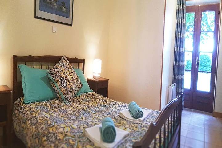 Gîte pour 9 personnes, avec piscine ainsi que jacuzzi et jardin à Chef-Boutonne - 2