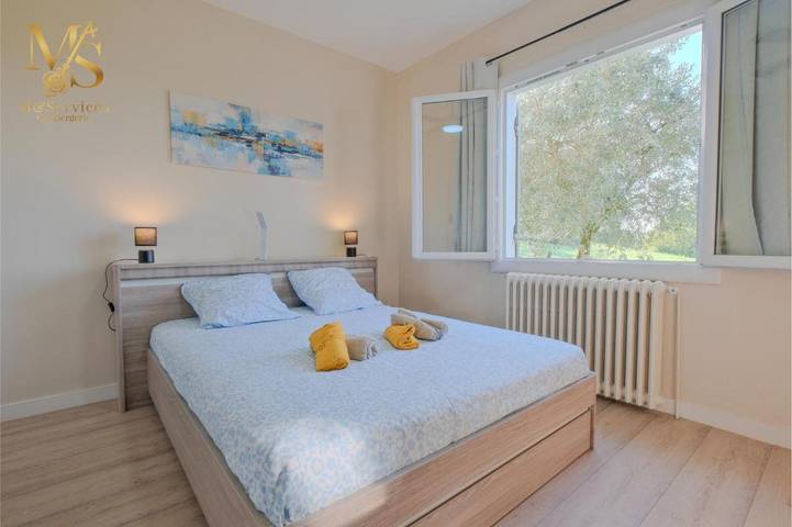 Location de vacances pour 12 personnes, avec terrasse à Saint-Georges-de-Montclard - 4