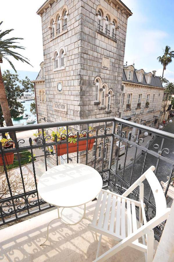 Apartament wakacyjny dla 2 osób, z balkon i widok w Herceg Novi