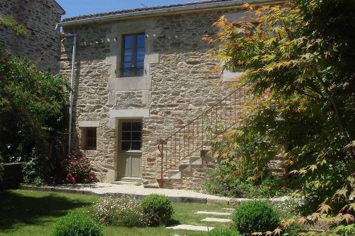 Location de vacances pour 4 personnes, avec Jardin à Mareuil-sur-Lay-Dissais