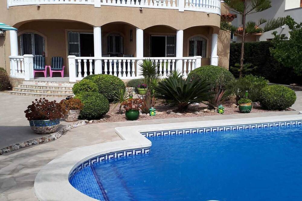Apartamento entero, Schöne Doppel-ferienwohnung mit Privatpool in Miami Platja, Costa Dorada in Montroig, Costa Dorada