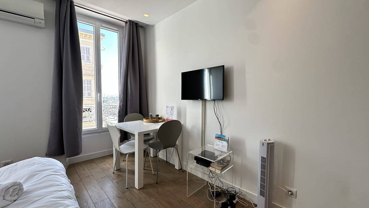 Entire apartment, Cosy studio au centre proche de la Croisette in Cannes, Mediterranean Coast (France)