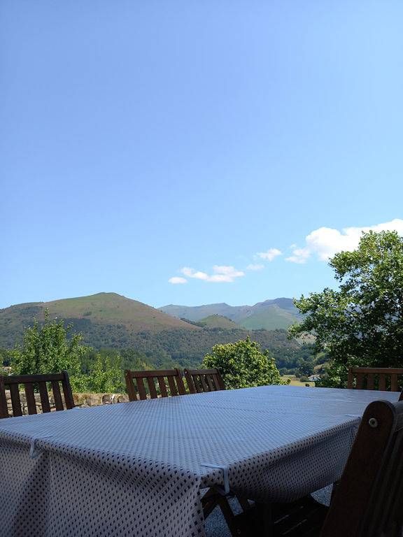 Gîte pour 8 personnes, avec terrasse et jardin à Bidarray - 2