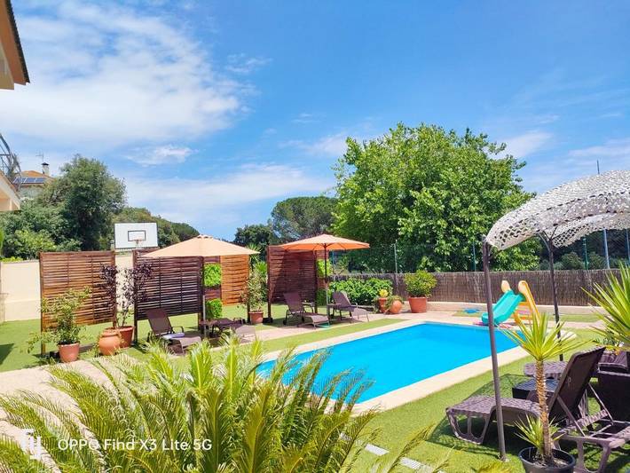 Chalet para 8 personas, con vistas además de piscina y jardín - 1