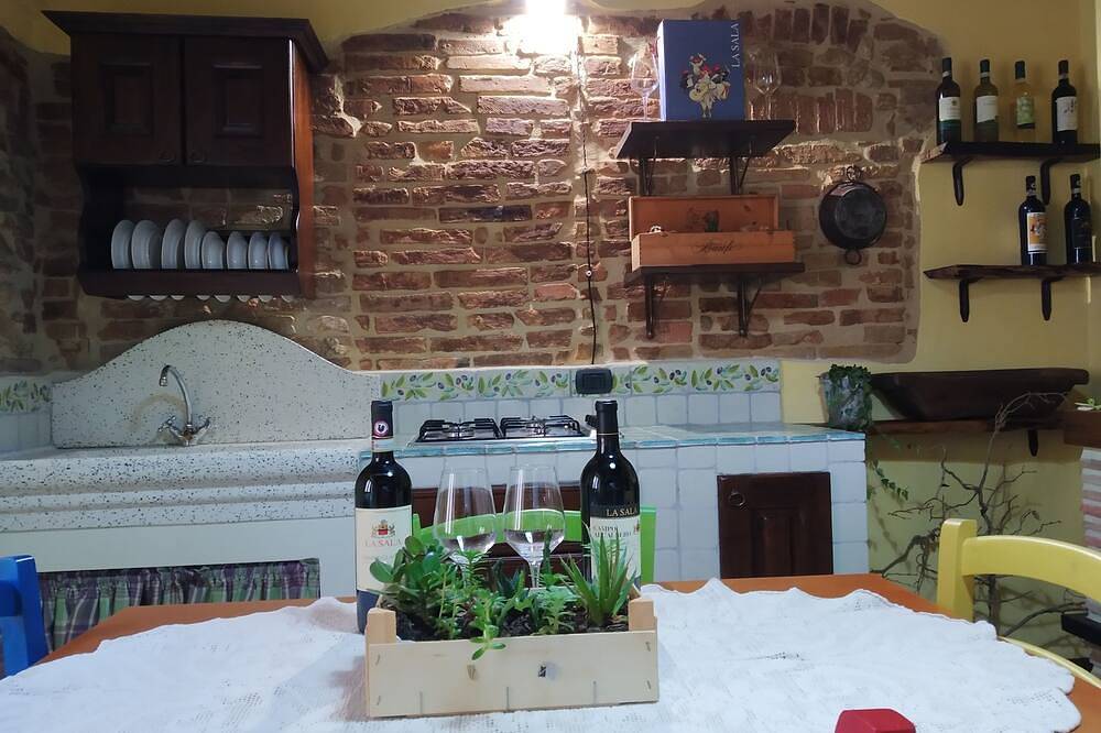 Agriturismo per 4 Persone in Montaione, Via Francigena