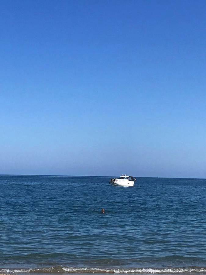 Gîte pour 4 personnes, avec vue ainsi que jardin et piscine dans Port Saint Ange - 4