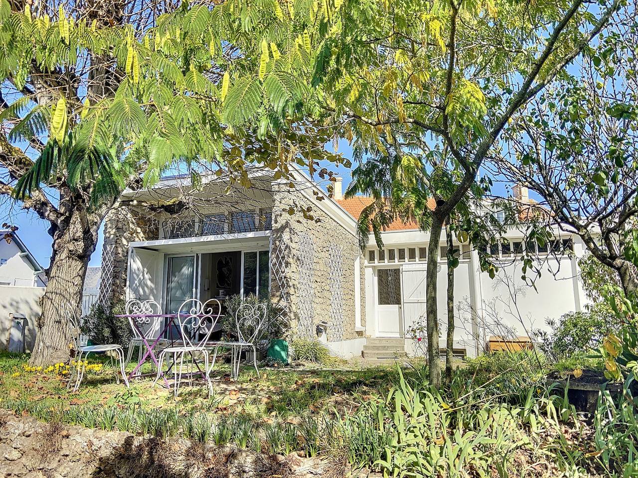 Maison vintage proche forêt avec parking, animaux acceptés in Saint-Jean-de-Monts, Vendée