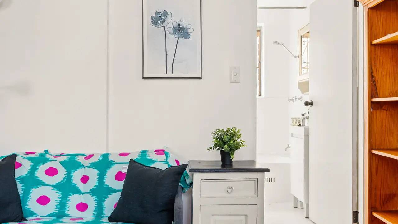 Entire studio, Studio for 3 people in Surry Hills, Sydney
