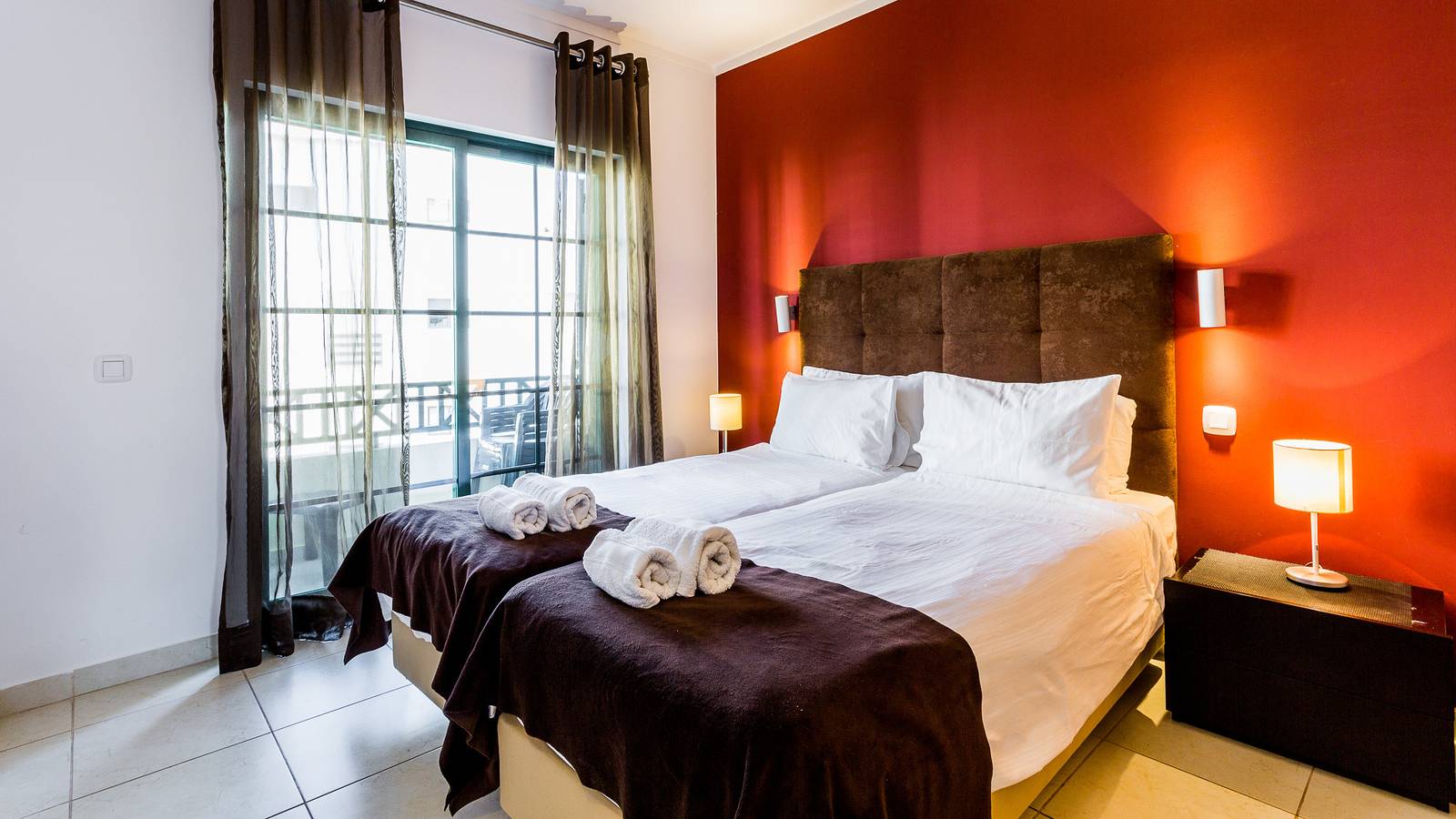Apartamento de férias inteiro, Apartamento de férias para 4 pessoas com varanda in Albufeira, Albufeira e Olhos de Água