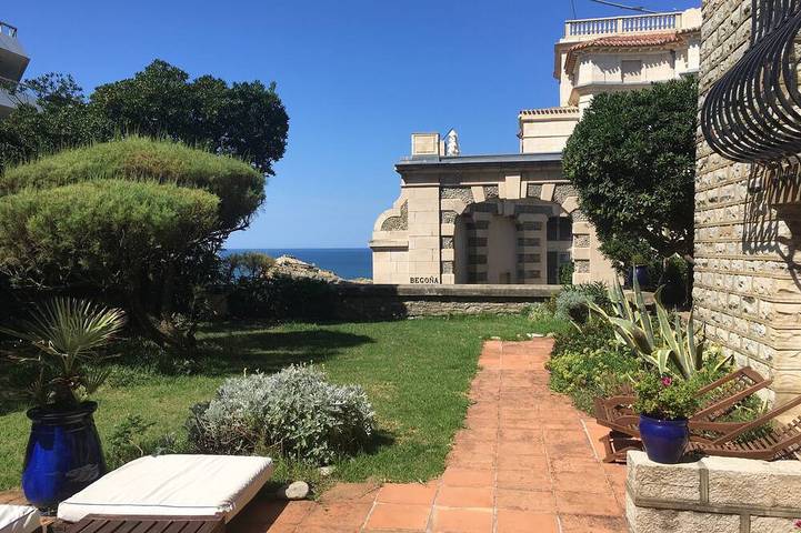 Gîte pour 5 personnes, avec Terrasse et Jardin dans Plage du Miramar