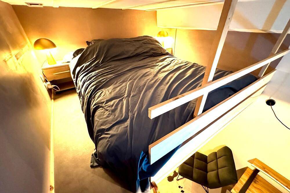 Hausboot-Apartment-Ensuite-Blick auf den Kanal in Metz, Metz Region