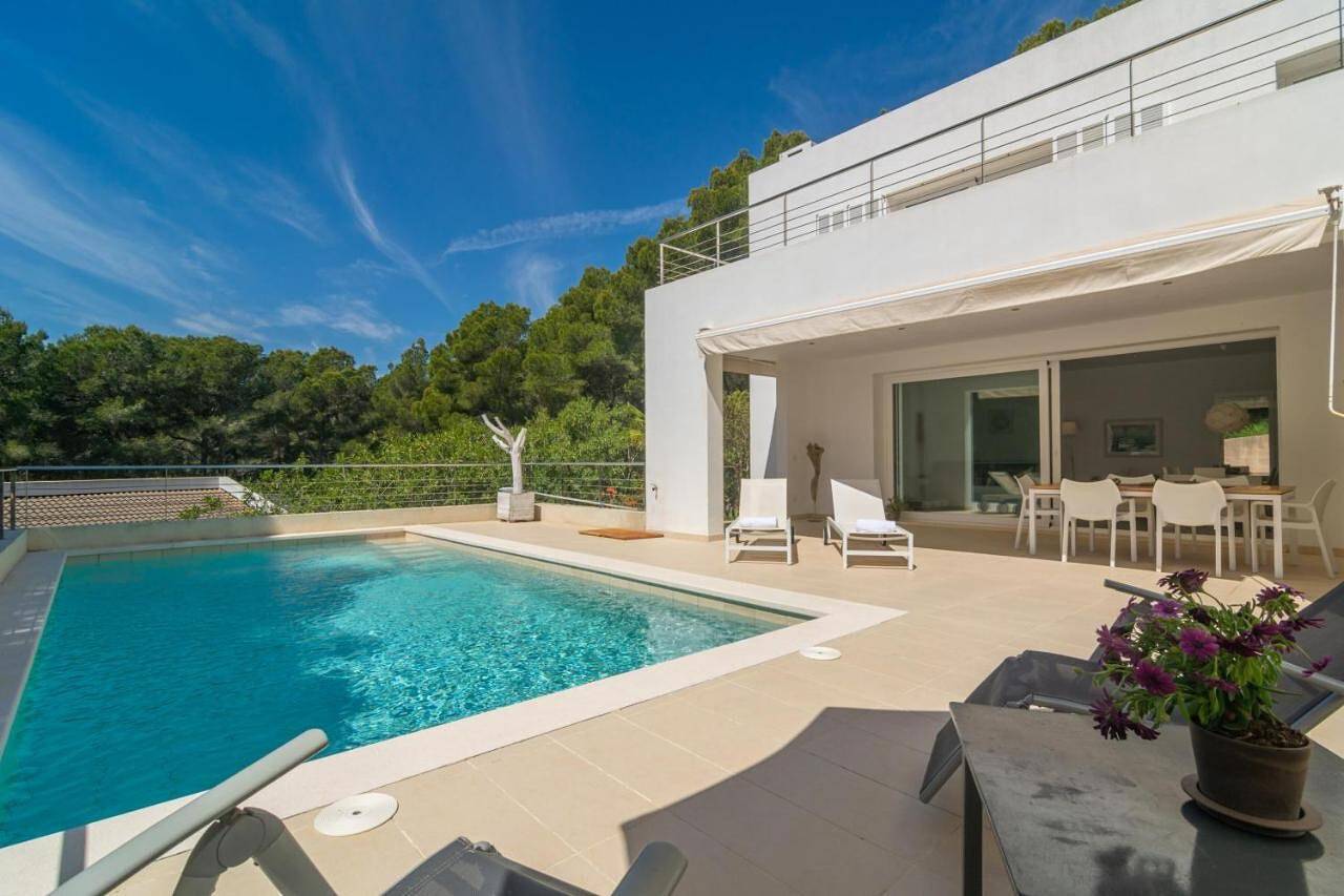 Villa 'Carritx' with Mountain View, Wi-Fi and Air Conditioning in Cala Provençal, Capdepera