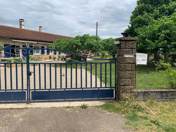 Location de vacances pour 4 personnes, avec vue ainsi que terrasse et jardin à Caylus - 3