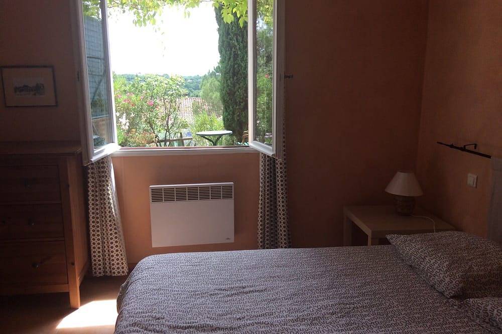 2 personnes en Provence. Happy avec piscine in Beaumes-de-Venise, Vaucluse