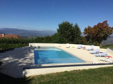 Gîte pour 5 personnes, avec piscine ainsi que balcon et jardin à Trévignin