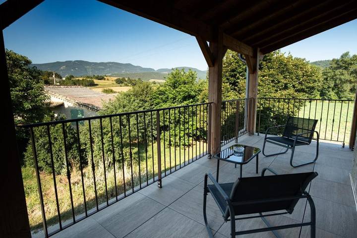 Gîte pour 2 personnes, avec Terrasse ainsi que Jardin et Vue à Montferrand-la-Fare