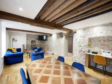 Gîte pour 7 personnes, avec vue et terrasse à Crémieu