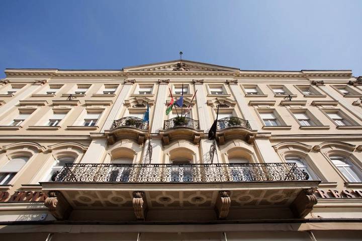 Hôtel pour 4 personnes, avec Terrasse ainsi que Sauna et Vue à Sopron