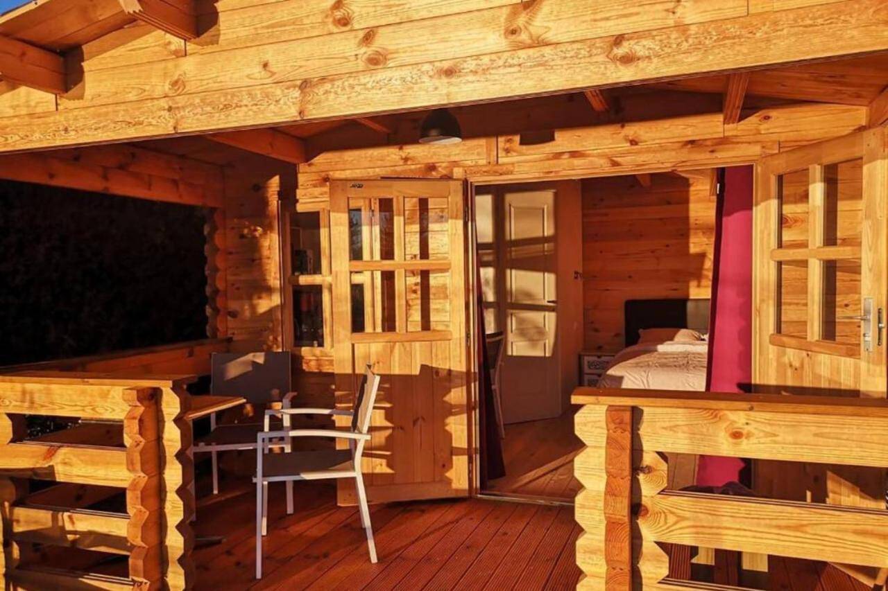 Chalet 22 - Camping Les Robinson Du Lac à Ardres - Pêche gratuite sans permis in Lac d'Ardres, Ardres