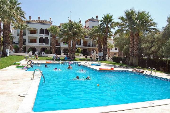 Apartamento de vacaciones para 2 personas, con balcón y piscina - 1