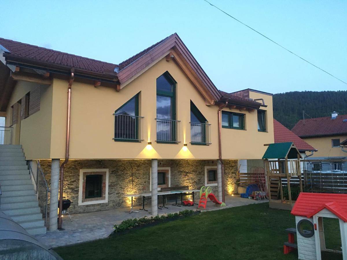 Ganze Wohnung, Three-Bedroom Apartment in Feldkirchen in Kärnten, Bezirk Feldkirchen