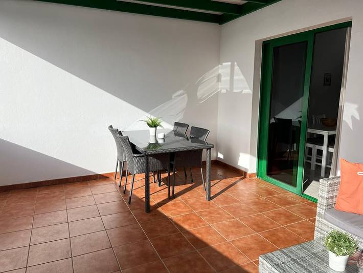 Entire apartment, Apartment La Bonanza with Sea View, Terrace & Wi-Fi in Playa Blanca, Yaiza