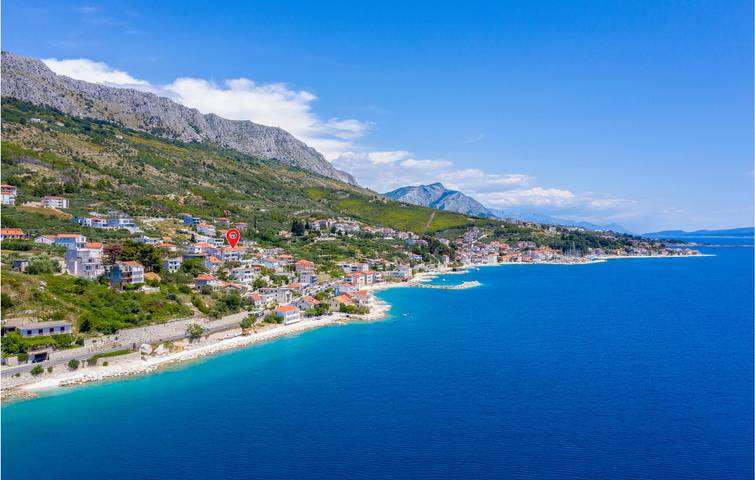Ganze Ferienwohnung, Gemütliche 2-Zimmer-Wohnung mit Pool, Terrasse und nur wenige Schritte vom Strand entfernt in Jesenice, Omis-Riviera