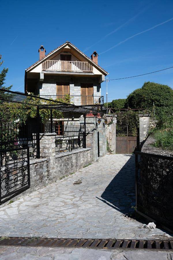 Two-Bedroom House in Eurytanie