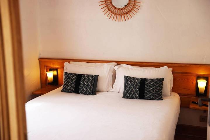Hôtel pour 4 personnes, avec vue et sauna ainsi que piscine et jardin dans Plage de La Fontaine aux Bretons - 3