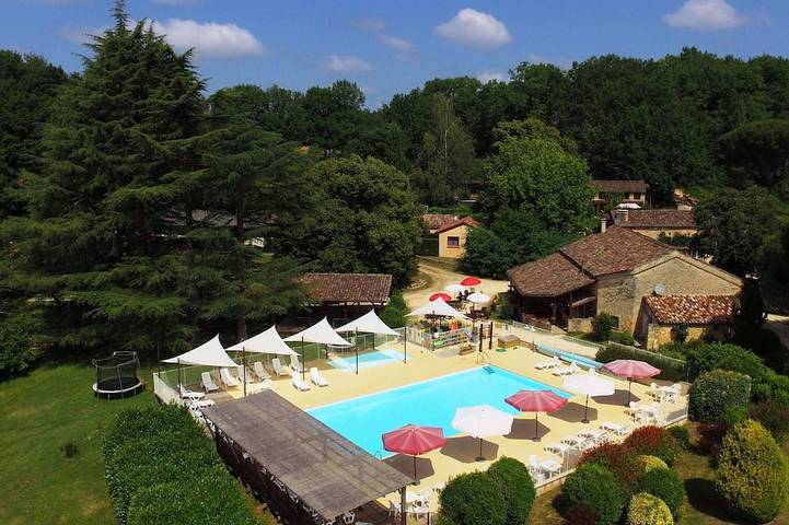 Villa pour 8 personnes, avec Balcon/Terrasse et Jacuzzi ainsi que Terrasse et Jardin