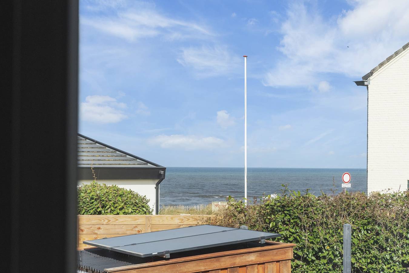 Coastal Inn - Private Room + Balcony in Zandvoort, Niederländische Nordsee